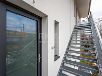 Pronájem světlého moderního bytu 2+kk, 54 m2, Praha 15 - Hostivař - ulice Stavovská - Fotka 2