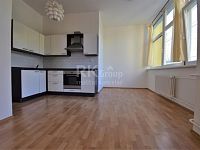 2+kk, 52 m2, 2.p. s výtahem a společnou terasou v 5.patře, Praha 10 - Vinohrady, ul.Voroněžská - Fotka 5