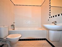 2+kk, 52 m2, 2.p. s výtahem a společnou terasou v 5.patře, Praha 10 - Vinohrady, ul.Voroněžská - Fotka 9