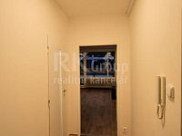 1+kk, 35,6 m2 se zasklenou lodžií a sklepní kójí, ve 4.p. panel.domu, Praha 8 - Troja, ul.Hlivická - Fotka 13