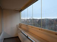 1+kk, 35,6 m2 se zasklenou lodžií a sklepní kójí, ve 4.p. panel.domu, Praha 8 - Troja, ul.Hlivická - Fotka 4