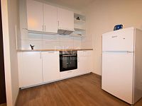 1+kk, 35,6 m2 se zasklenou lodžií a sklepní kójí, ve 4.p. panel.domu, Praha 8 - Troja, ul.Hlivická - Fotka 7