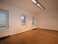 Pronájem kancelářských prostor, 181 m2, Praha 4 - Michle, ul.Týmlova - Fotka 24