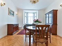 Pronájem bytu 3+kk se dvěma balkóny v krásném domě u Riegrových sadů. - Fotka 18