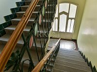 Pronájem bytu 3+kk se dvěma balkóny v krásném domě u Riegrových sadů. - Fotka 24