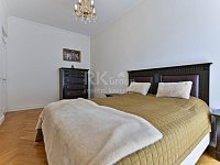 Pronájem bytu 3+kk se dvěma balkóny v krásném domě u Riegrových sadů. - Fotka 3