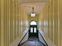 Pronájem bytu 3+kk se dvěma balkóny v krásném domě u Riegrových sadů. - Fotka 31