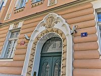 Pronájem bytu 3+kk se dvěma balkóny v krásném domě u Riegrových sadů. - Fotka 33