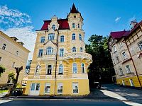 Pronájem světlého bytu 2+1 s komorou,  61m2, 3. patro ul. Ruská - Mariánské Lázně - Fotka 11