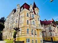 Pronájem světlého bytu 2+1 s komorou,  61m2, 3. patro ul. Ruská - Mariánské Lázně - Fotka 2