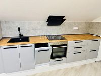 Prodej podkrovního bytu, 50 m² (+ 20 m² užitné plochy), ul. Podle Kačerova - Praha 4-Michle - Fotka 5