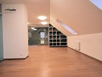 Pronájem atypického mezonetového bytu 3+1, 125 m2, Praha 4 - Michle, ul.Týmlova - Fotka 15