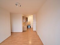 2+kk, 42 m2 se sklepní kójí, 2 m2, po rekonstrukci,  Praha 4 - Chodov, ul. Konstantinova - Fotka 7