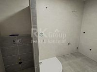 Novostavba v náruči Brd - Jince: Pronájem luxusních dvou bytů 2+kk se zahradou - Fotka 13