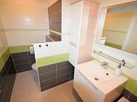 Pronájem bytu 3+kk, 67,5 m2 se zasklenou lodžií, 7 m2 a komorou, Praha 4 - Krč, ul.V Štíhlách - Fotka 19