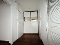 Pronájem bytu 3+kk, 67,5 m2 se zasklenou lodžií, 7 m2 a komorou, Praha 4 - Krč, ul.V Štíhlách - Fotka 21