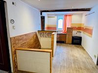 Prodej rodinného domu, 7+1, pozemek 4 452 m², garáž, rybník, skleníky, Valy u Mariánských Lázní - Fotka 10