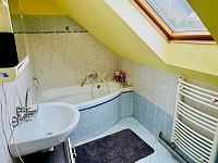 Prodej rodinného domu, 7+1, pozemek 4 452 m², garáž, rybník, skleníky, Valy u Mariánských Lázní - Fotka 11