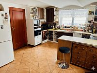 Prodej rodinného domu, 7+1, pozemek 4 452 m², garáž, rybník, skleníky, Valy u Mariánských Lázní - Fotka 3