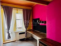 Prodej prostorného bytu 4+1, 115m2 se sklepem, lodžií a balkónem, Ruská ul. – Mariánské Lázně - Fotka 12