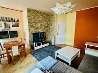 Prodej prostorného bytu 4+1, 115m2 se sklepem, lodžií a balkónem, Ruská ul. – Mariánské Lázně - Fotka 2