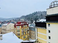 Prodej prostorného bytu 4+1, 115m2 se sklepem, lodžií a balkónem, Ruská ul. – Mariánské Lázně - Fotka 20