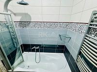 Prodej prostorného bytu 4+1, 115m2 se sklepem, lodžií a balkónem, Ruská ul. – Mariánské Lázně - Fotka 8