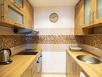 Pronájem komplet. zař. bytu 2+kk, 54 m2 se zasklenou lodžií a sklepem, Praha 4 - Háje,  ul.Michnova - Fotka 3