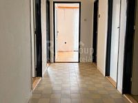 Pronájem bytu 3+1, 84 m2 s balkonem a neprůchozími pokoji, Praha 8 - Libeň, ul.Sokolovská - Fotka 10