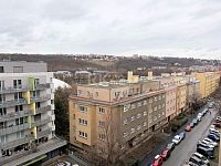 Pronájem bytu 3+1, 84 m2 s balkonem a neprůchozími pokoji, Praha 8 - Libeň, ul.Sokolovská - Fotka 8