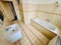 Pronájem bytu, 2+1, po rekonstrukci, 68m2, 1. patro, Hlavní třída – Mariánské Lázně - Fotka 9