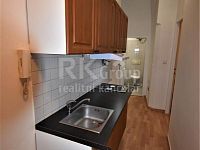 Pronájem bytu 1+kk, 30 m2, Praha 10 - Strašnice, Průběžná ul. - Fotka 8