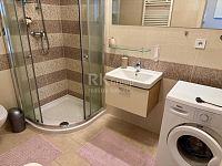 Pronájem bytu 2+kk, 60m2, balkón 5m2, garážové stání, novostavba, ul. Dvořákova – Mariánské Lázně - Fotka 9