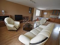 Pronájem prostorného slunného bytu 2+kk, 71 m2 s lodžií, Praha 8 - Kobylisy, ul. Služská - Fotka 2