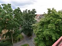 Pronájem prostorného slunného bytu 2+kk, 71 m2 s lodžií, Praha 8 - Kobylisy, ul. Služská - Fotka 3