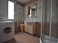 Pronájem prostorného slunného bytu 2+kk, 71 m2 s lodžií, Praha 8 - Kobylisy, ul. Služská - Fotka 7