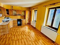 Prodej pěkného  dvougeneračního rodinného domu po rekonstrukci, pozemek 409m2,  ve městě Bezdružice. - Fotka 15