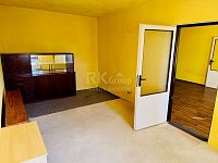 Prodej pěkného  dvougeneračního rodinného domu po rekonstrukci, pozemek 409m2,  ve městě Bezdružice. - Fotka 17