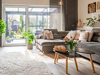 Prodej řadového rodinného domu 3+KK se zahradou v klidné části Nučic, 10 min. od Prahy.