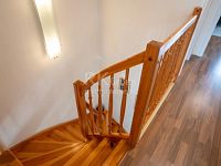 Prodej řadového rodinného domu 3+KK se zahradou v klidné části Nučic, 10 min. od Prahy. - Fotka 26