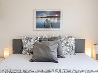 Prodej řadového rodinného domu 3+KK se zahradou v klidné části Nučic, 10 min. od Prahy. - Fotka 27