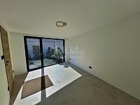 Pronájem zcela nového nebytového prostoru v centru Slaného, Záfortenská ulice - Fotka 1