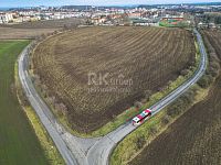 Prodej stavebního pozemku 817 m2 Slaný U rybníka - Fotka 2