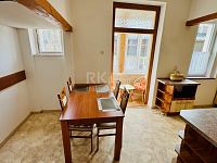 Pronájem prostorného bytu 4+1, 112 m² se sklepem a balkónem, ul. Ruská – Mariánské Lázně - Fotka 22