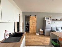 Pronájem bytu 1+kk, 30 m2 s komorou, Praha 4 - Hodkovičky, ul. Pod Lysinami - Fotka 4