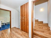 Prodej RD 5+kk, Postřižín - Fotka 14