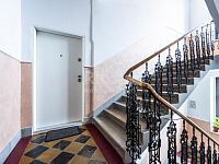 Nabídka pronájmu nově zrekonstruovaného bytu 2+kk 5 min. od stanice metra Anděl/Na Knížecí. - Fotka 23