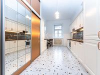 Nabídka pronájmu nově zrekonstruovaného bytu 2+kk 5 min. od stanice metra Anděl/Na Knížecí.