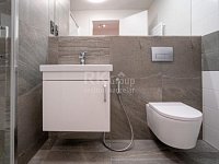 Pronájem luxusního bytu 1+KK v novostavbě v Kobylisích, ul. Pakoměřická. - Fotka 11