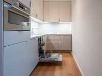 Pronájem luxusního bytu 1+KK v novostavbě v Kobylisích, ul. Pakoměřická. - Fotka 18